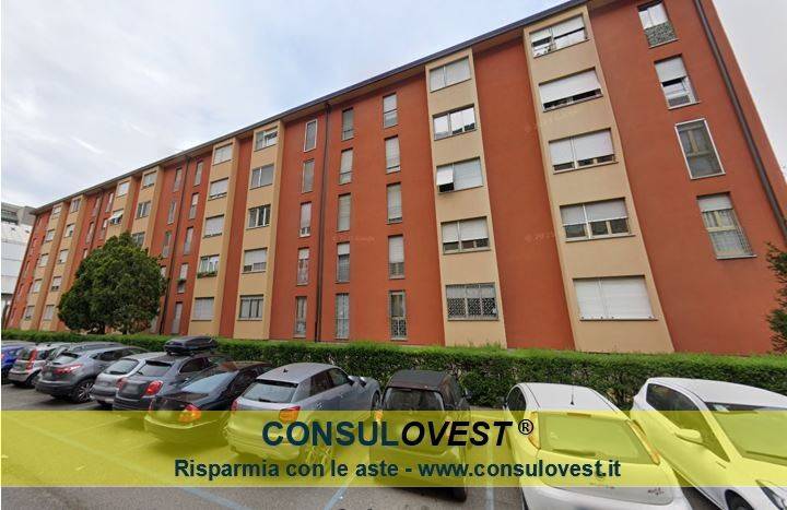 2 bedrooms Apartment in Milan, Italy No. 362152