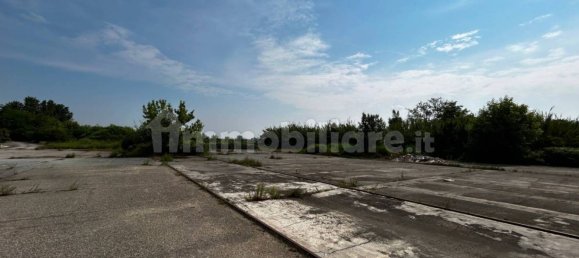 5 rooms Warehouse in Vercelli, Italy No. 207054 12