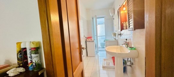 3 rooms Apartment in Marigliano, Italy No. 297808 6