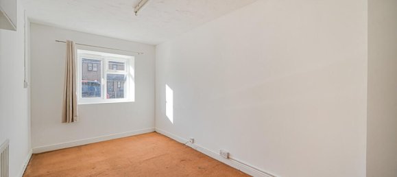 5 bedrooms House in Lewisham, United Kingdom No. 7579 5