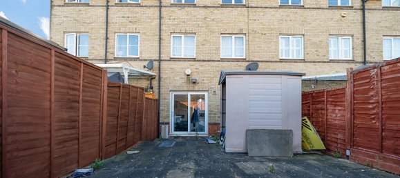 5 bedrooms House in Lewisham, United Kingdom No. 7579 10