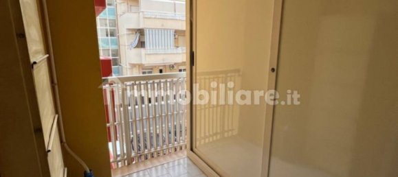 Apartamento de 3 dormitorios en Bari, Italy No. 13067 6