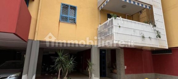 Apartamento de 3 dormitorios en Bari, Italy No. 13067 2