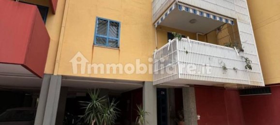 Apartamento de 3 dormitorios en Bari, Italy No. 13067 4