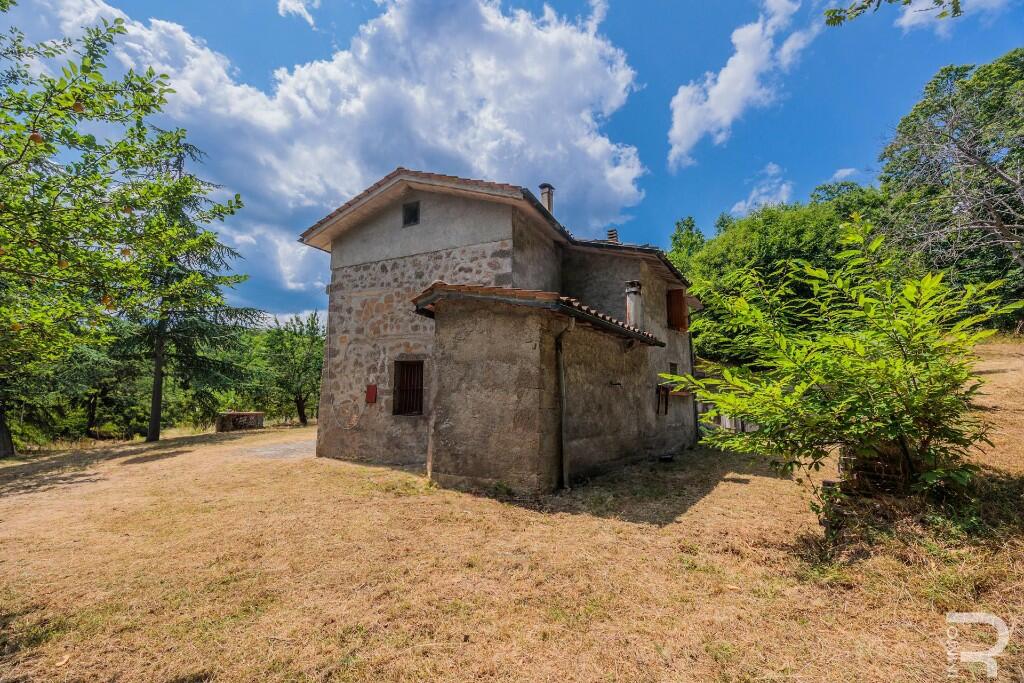 3 bedrooms Land in Abbadia San Salvatore, Italy No. 179442