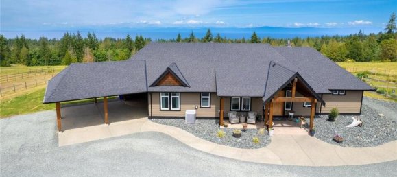 6 bedrooms House in British Columbia, Canada No. 1054 3