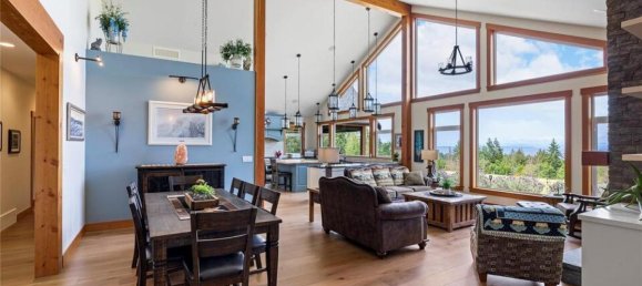 6 bedrooms House in British Columbia, Canada No. 1054 8