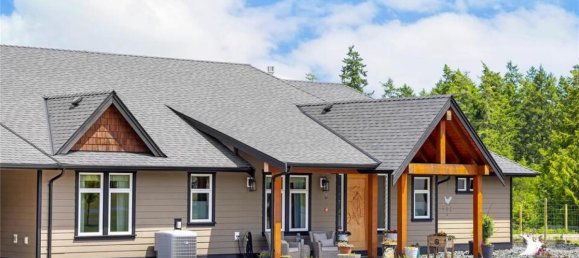 6 bedrooms House in British Columbia, Canada No. 1054 4