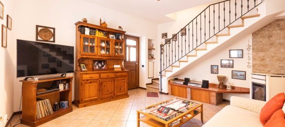 2 Schlafzimmer Haus in Carugo, Italy, Nr. 359710 7