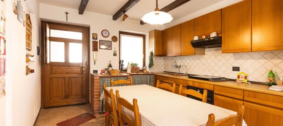 2 Schlafzimmer Haus in Carugo, Italy, Nr. 359710 2