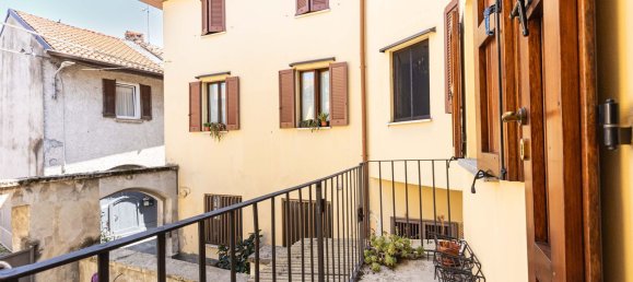 2 Schlafzimmer Haus in Carugo, Italy, Nr. 359710 27