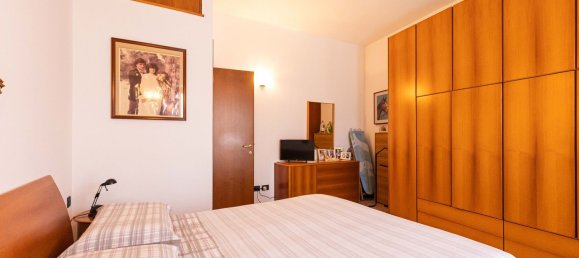 2 Schlafzimmer Haus in Carugo, Italy, Nr. 359710 26