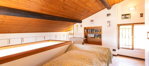 2 Schlafzimmer Haus in Carugo, Italy, Nr. 359710 29