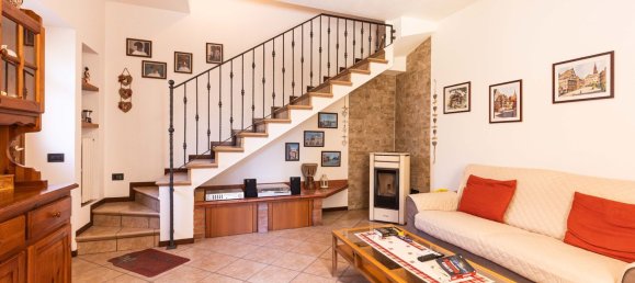 2 Schlafzimmer Haus in Carugo, Italy, Nr. 359710 9