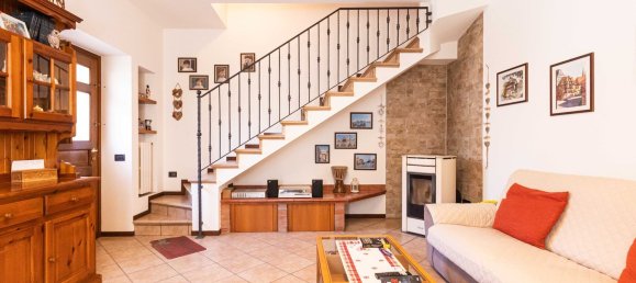 2 Schlafzimmer Haus in Carugo, Italy, Nr. 359710 8