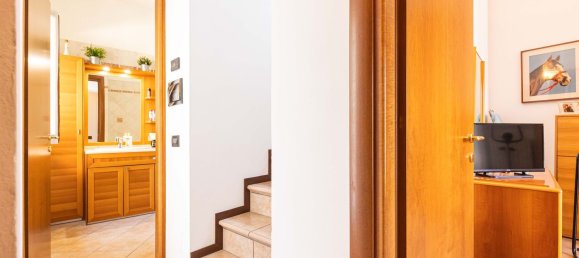 2 Schlafzimmer Haus in Carugo, Italy, Nr. 359710 22