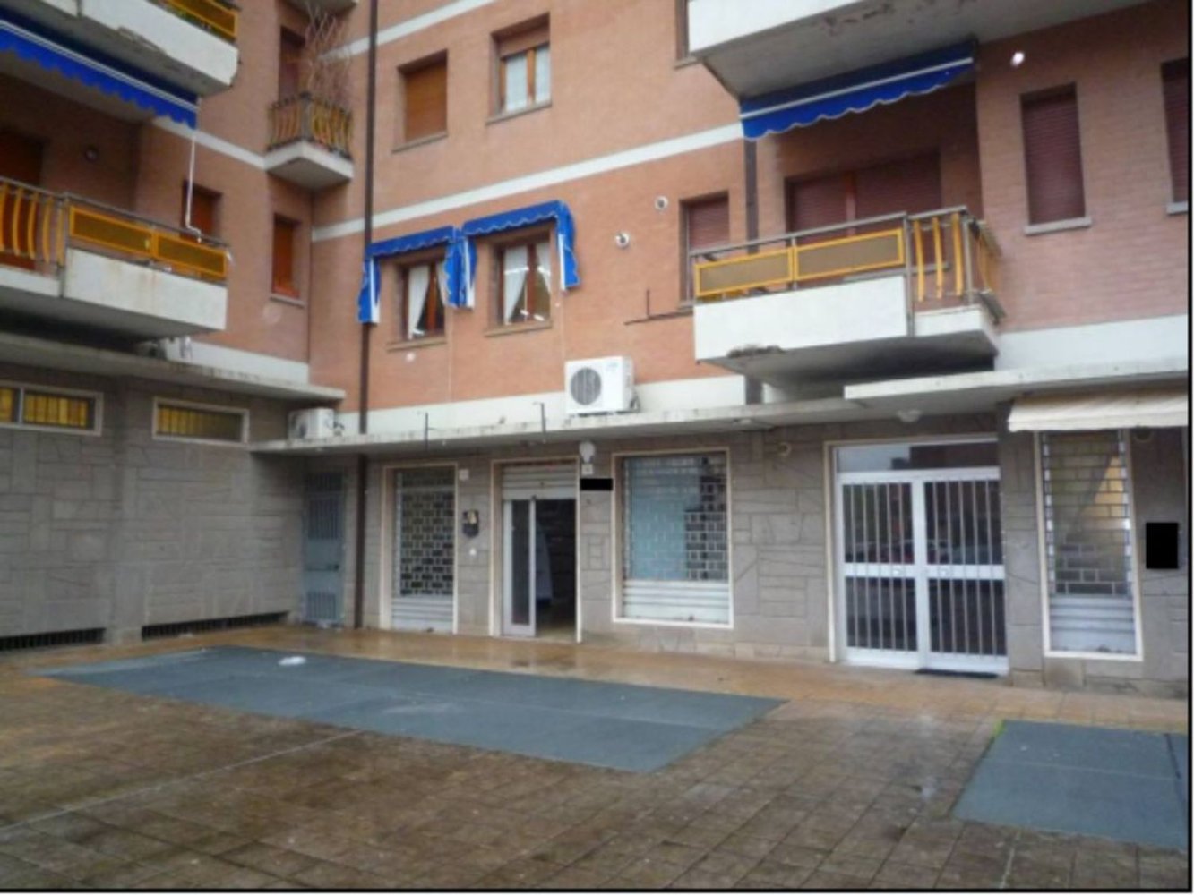 154m² Commercial property in Perugia, Italy No. 324110