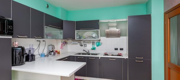 2 Schlafzimmer Wohnung in Turin, Italy, Nr. 329632 9