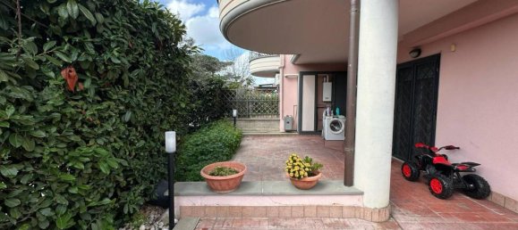 3-salle Appartement à Rome, Italy No. 35296 5