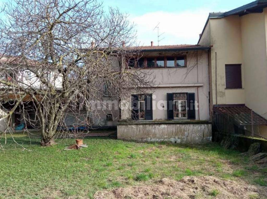 Apartamento de 6 dormitorios en Sangiano, Italy No. 283511