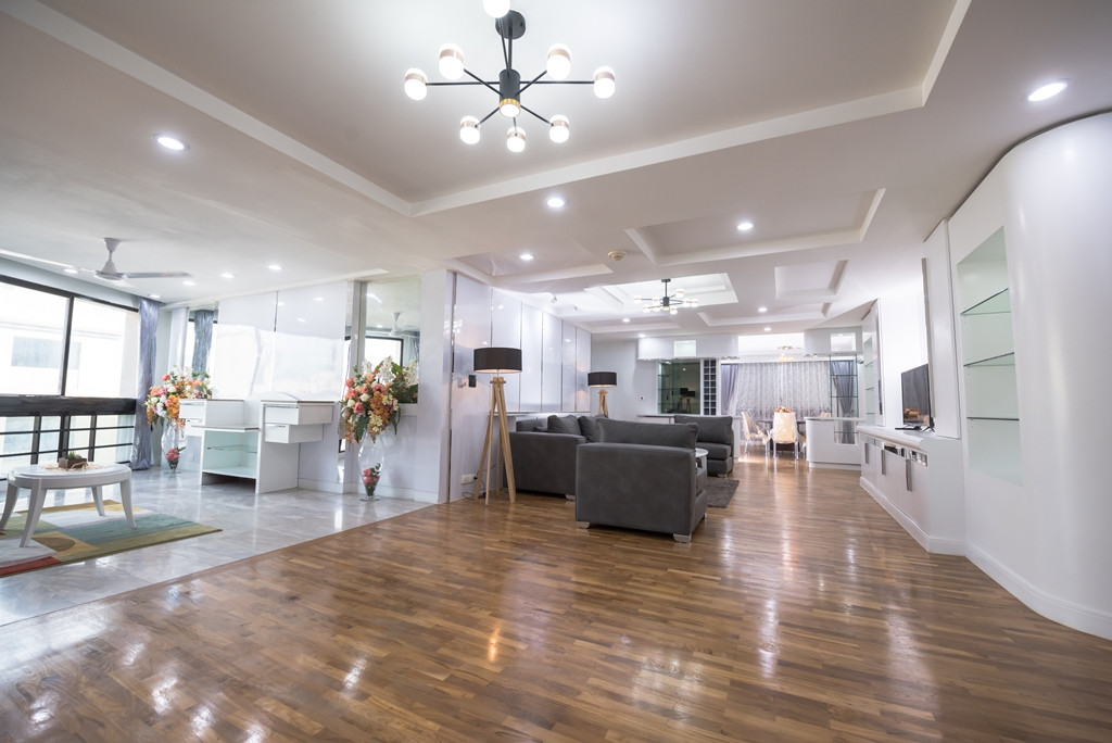 3 bedrooms Condo in Bangkok, Thailand No. 6269