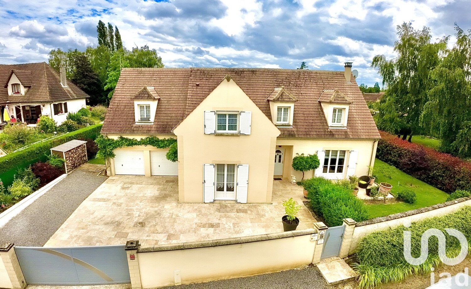 5 bedrooms House in Yonne, France No. 327290