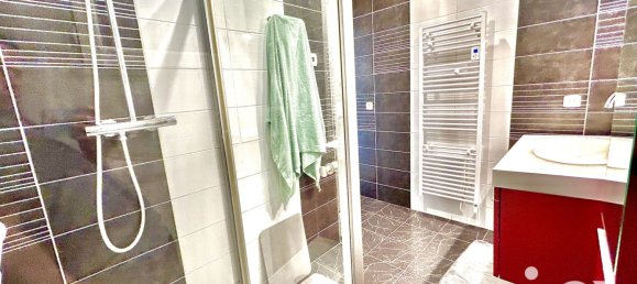 5 bedrooms House in Yonne, France No. 327290 13