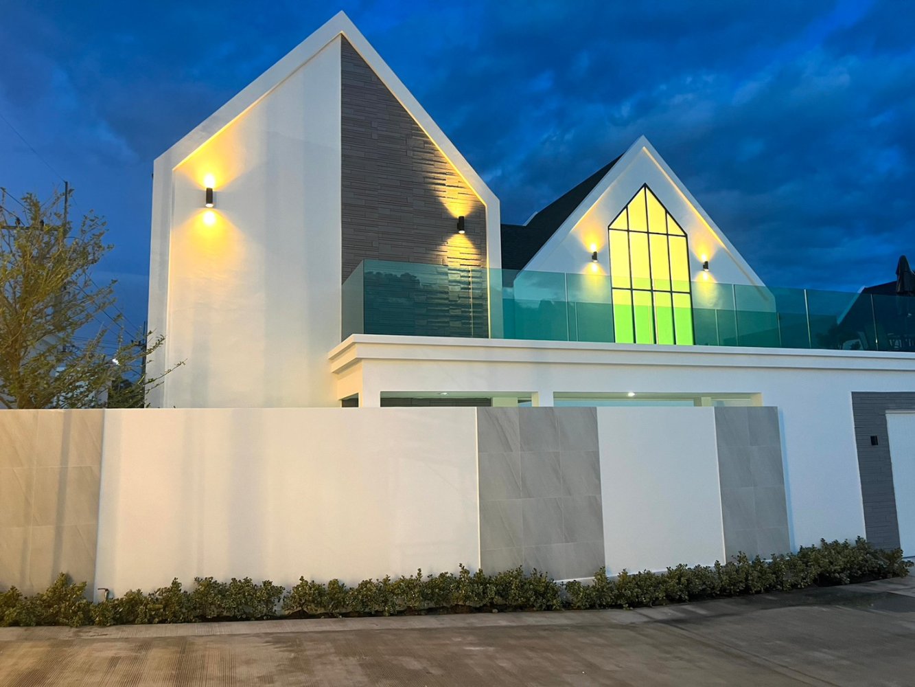 3 bedrooms Villa in Pattaya, Thailand No. 33490