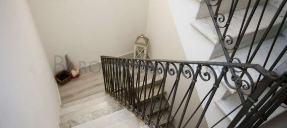 5-salle Appartement à Carrara, Italy No. 91111 13