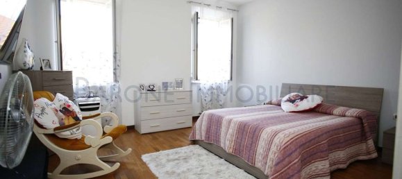 5-salle Appartement à Carrara, Italy No. 91111 14