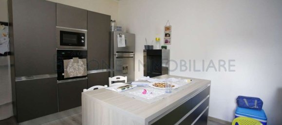 5-salle Appartement à Carrara, Italy No. 91111 12