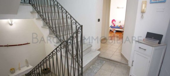 5-salle Appartement à Carrara, Italy No. 91111 17