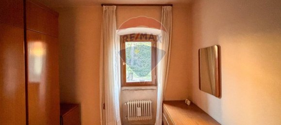 3 rooms Apartment in Saltrio, Italy No. 26380 2