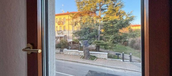 3 rooms Apartment in Saltrio, Italy No. 26380 3