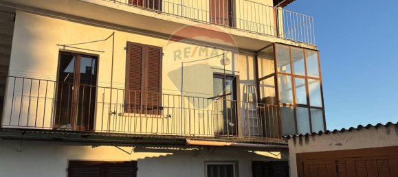 3 rooms Apartment in Saltrio, Italy No. 26380 5