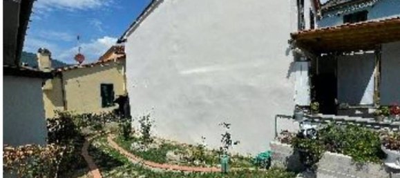 Apartamento de 3 habitaciónes en Vernio, Italy No. 44529 6