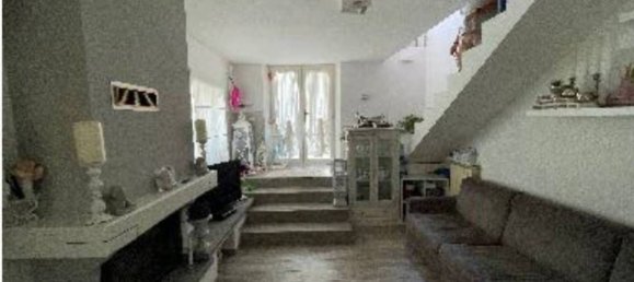 Apartamento de 3 habitaciónes en Vernio, Italy No. 44529 8