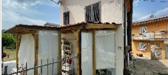 Apartamento de 3 habitaciónes en Vernio, Italy No. 44529 2