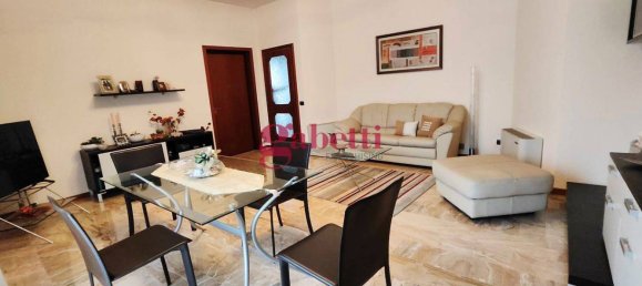 2 bedrooms Apartment in Piacenza, Italy No. 17329 3