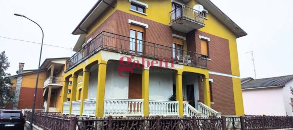 2 bedrooms Apartment in Piacenza, Italy No. 17329 13