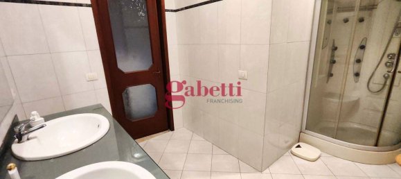 2 bedrooms Apartment in Piacenza, Italy No. 17329 7