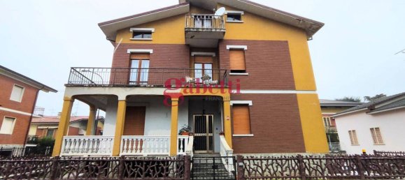 2 bedrooms Apartment in Piacenza, Italy No. 17329 25