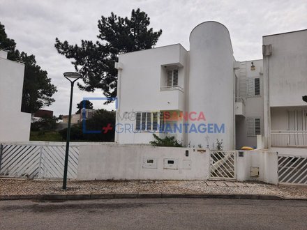 4 bedrooms House in Seixal, Portugal No. 19607