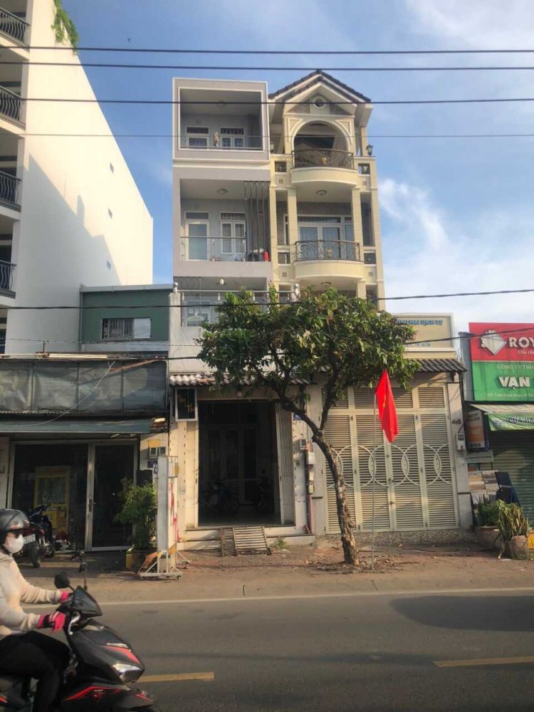 54.4m² Townhouse in District 7, Vietnam No. 19395