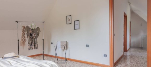 2 Schlafzimmer Villa in Oggiono, Italy, Nr. 303506 17
