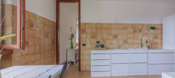 2 Schlafzimmer Villa in Oggiono, Italy, Nr. 303506 10