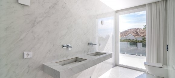 8 Schlafzimmer Villa in Nueva Andalucia, Spain, Nr. 4659 15