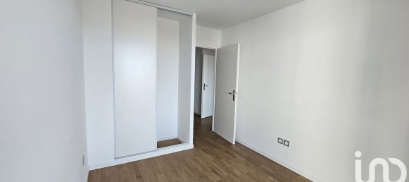 Квартира с 3 спальнями в Коломб, Франция № 324400 5