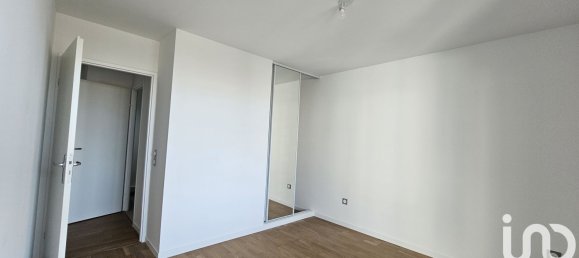 Квартира с 3 спальнями в Коломб, Франция № 324400 4