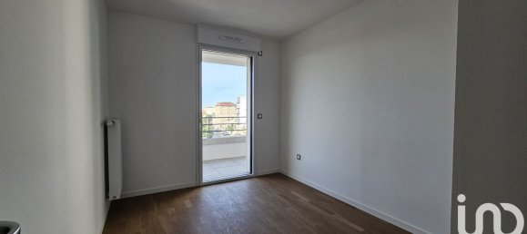 Квартира с 3 спальнями в Коломб, Франция № 324400 7